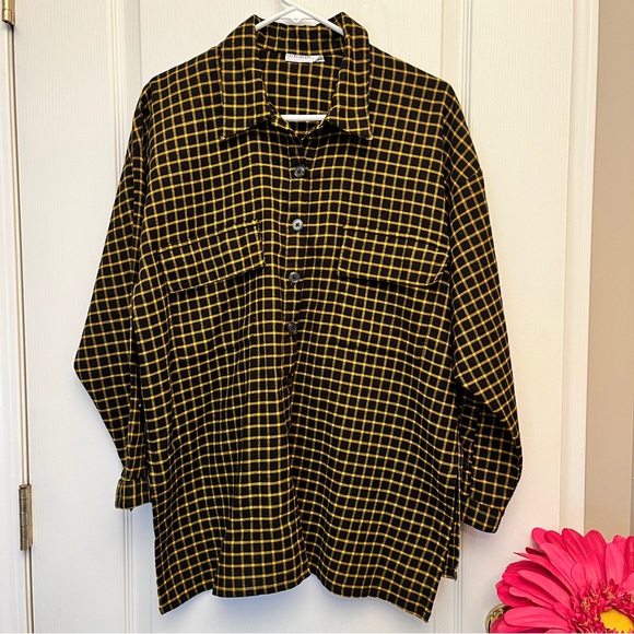 henri bendel Tops - Vintage Henri Bendel Plaid Button-Up Shirt Black & Yellow Gold S